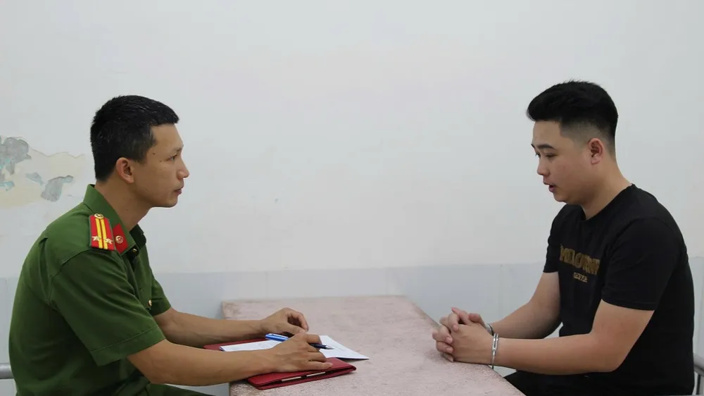 Tạm giữ hình sự đối tượng hành hung nhân viên y tế