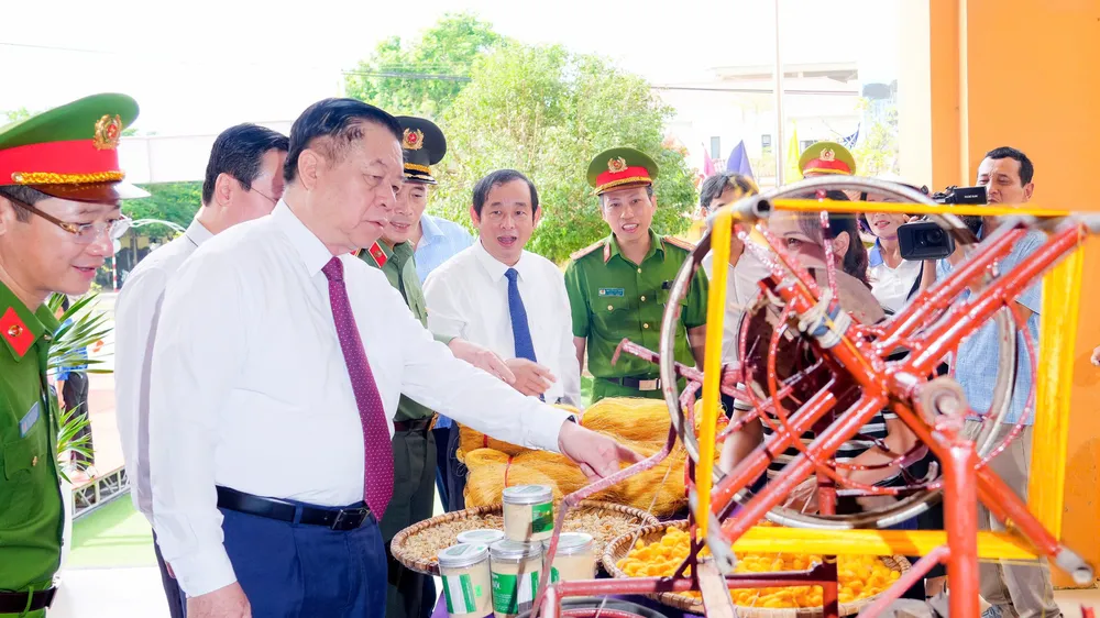 Trưởng Ban Tuyên giáo và Dân vận Trung ương dự Ngày hội toàn dân bảo vệ an ninh Tổ quốc tại Nghệ An 