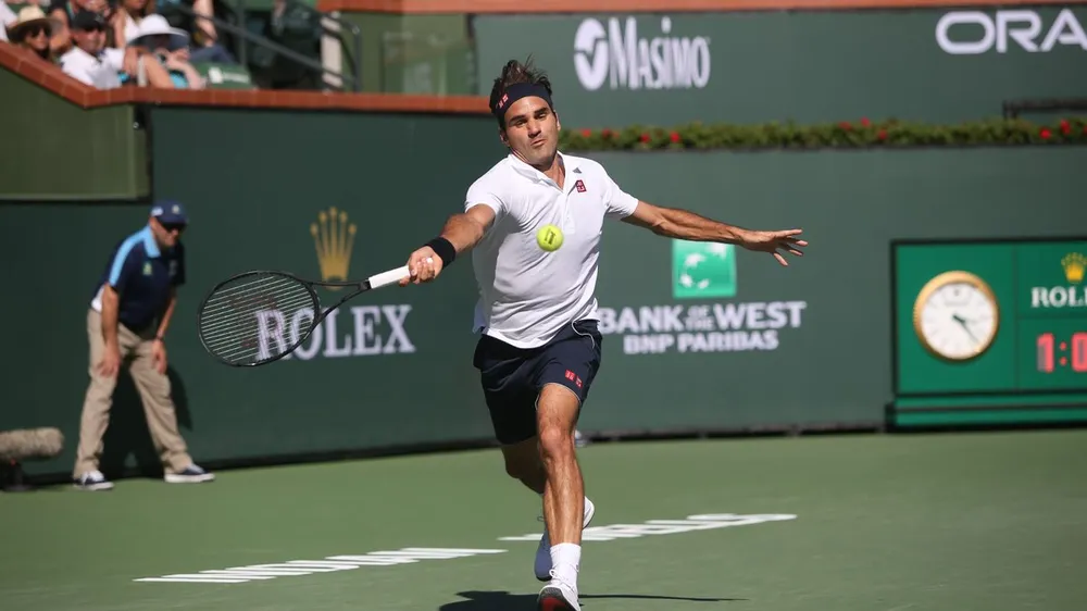 Roger Federer thắng trận thứ 9 liên tiếp, sẽ đối mặt với Rafael Nadal ở bán kết