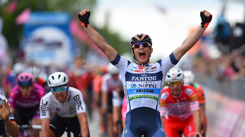 Cima trở thành tay đua Ý thứ 5 giành chiến thắng chặng ở Giro 2019