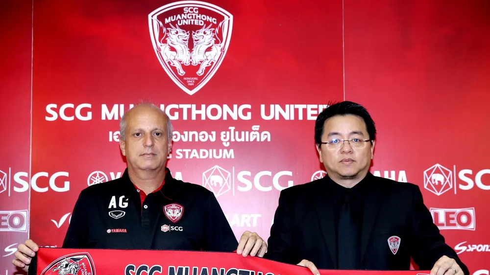 HLV Alexandre Gama ra mắt ở Muangthong