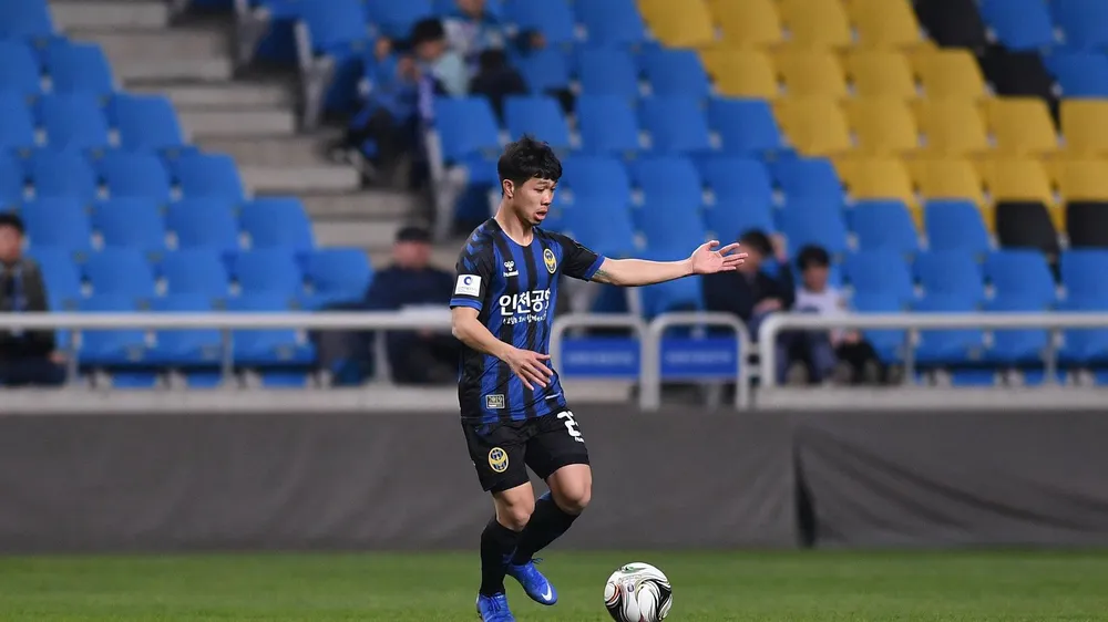 Công Phượng trong màu áo Incheon United