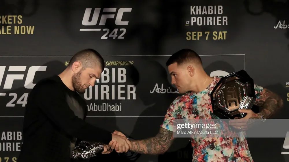 Khabib (trái) sẽ đấu với Poirier vào ngày 7-9 tới đây