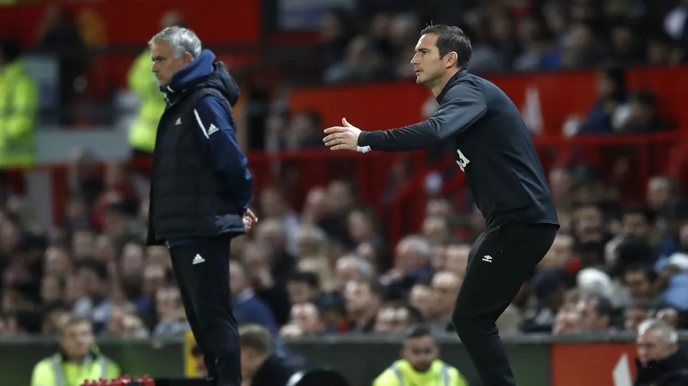 Mourinho là người có nhiều ảnh hưởng đến phong cách huấn luyện của Lampard
