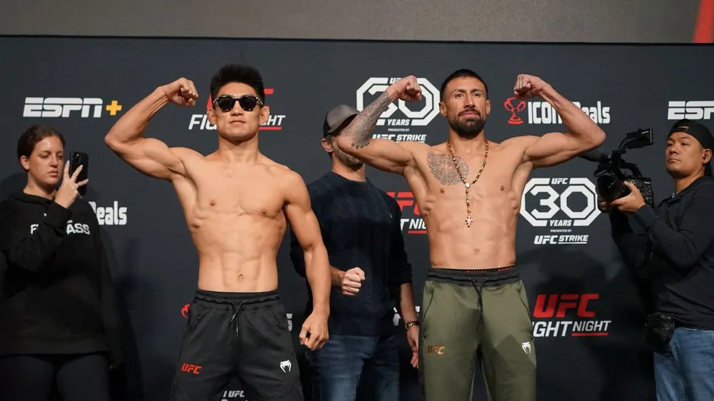Song (trái) khẳng định tên tuổi ở UFC