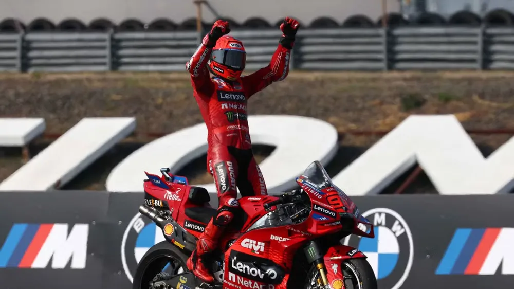 Marquez ăn mừng chiến thắng trên đường đua Chang International Circuit