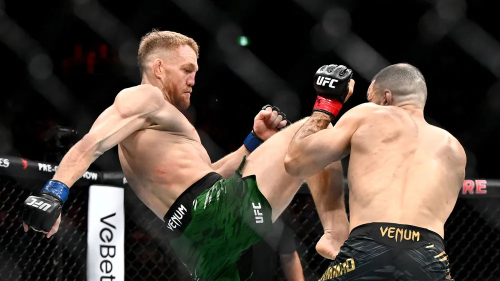 Maddalena giành chiến thắng và chiếm đai bán trung UFC