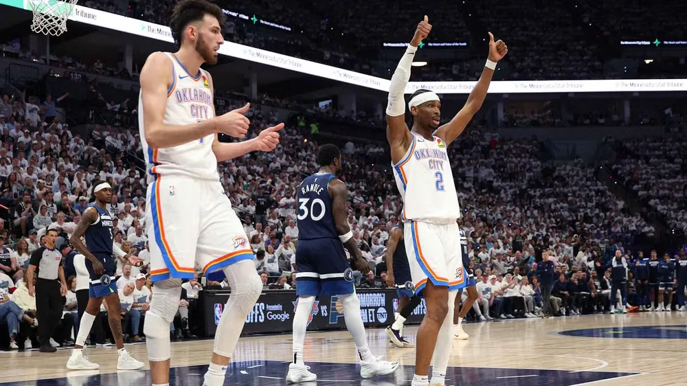 Niềm vui của các cầu thủ Thunder