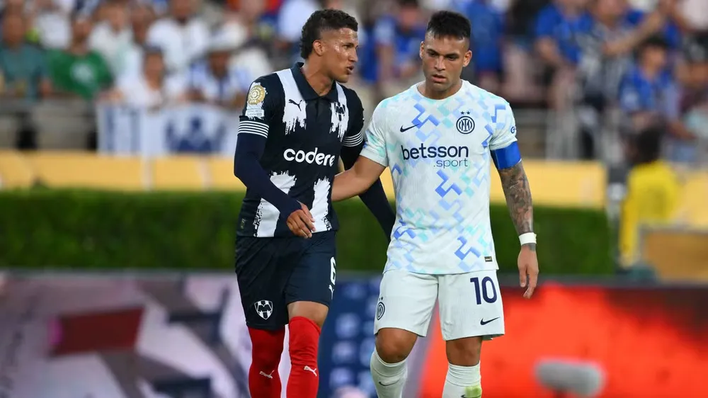 Monterrey (áo đen trắng) xuất sắc cầm hòa Inter