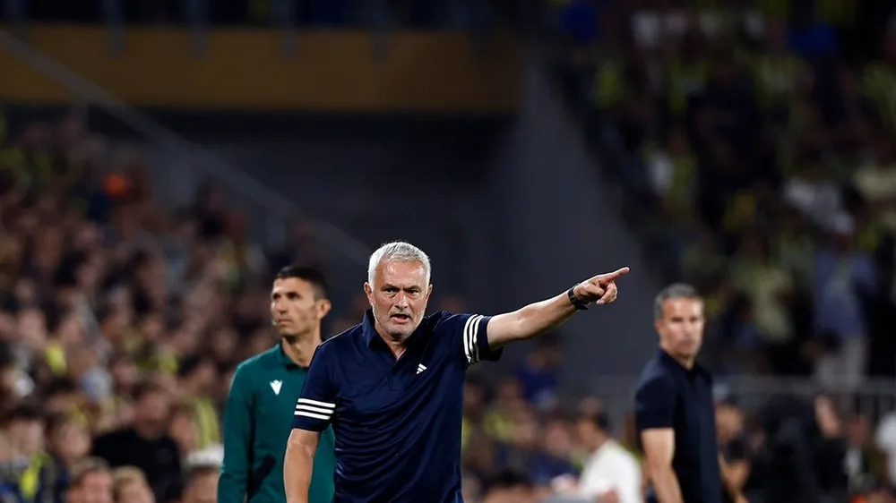 Mourinho trong trận lượt về