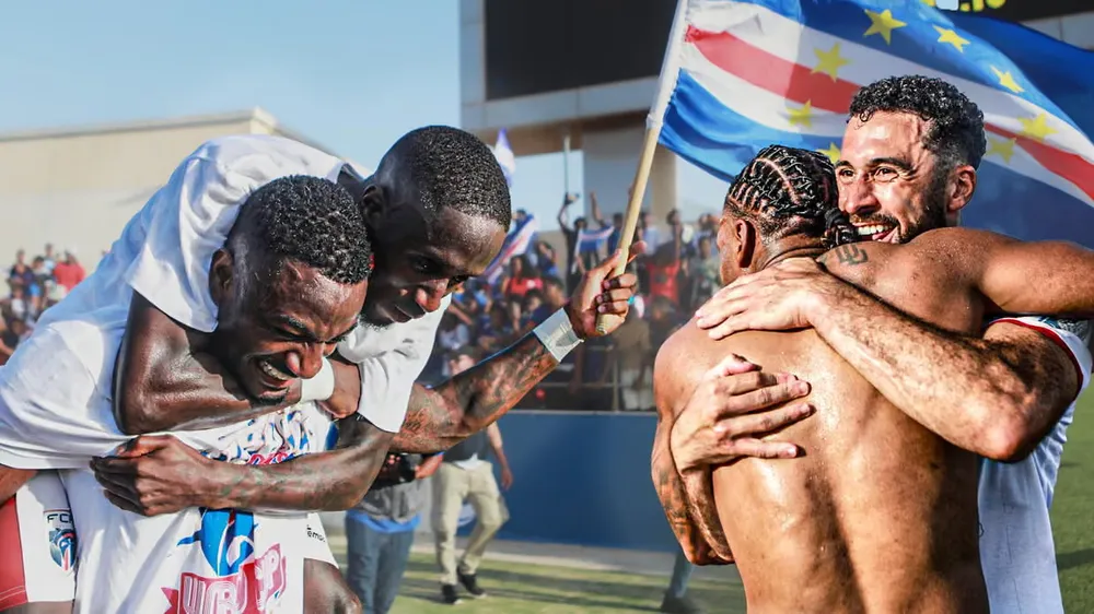 Các cầu thủ Cape Verde ăn mừng chiến thắng