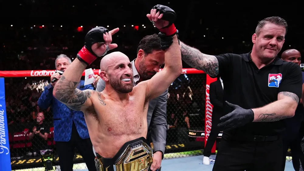 Volkanovski bảo vệ đai vô địch