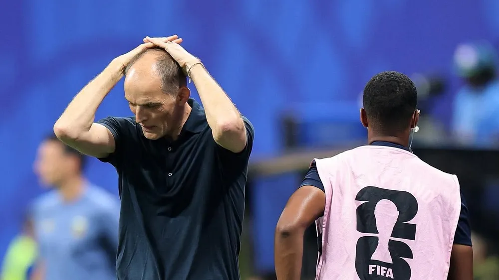 HLV Tuchel ôm đầu sau thất bại trước Argentina (Ảnh: THX)