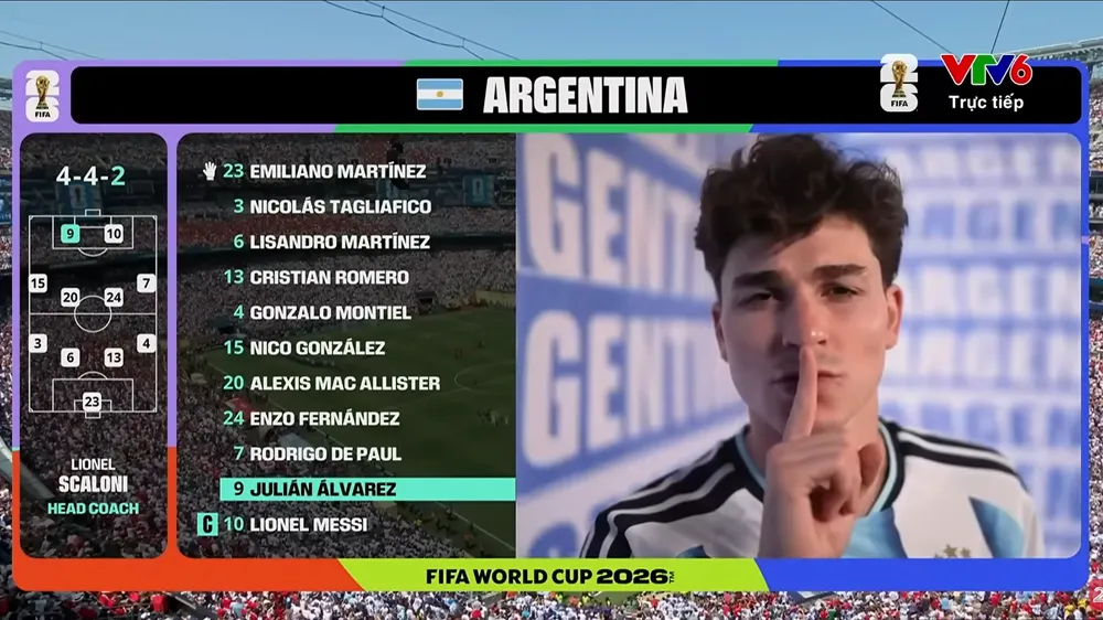 Alvarez trong trận đấu với Tây Ban Nha ở chung kết World Cup