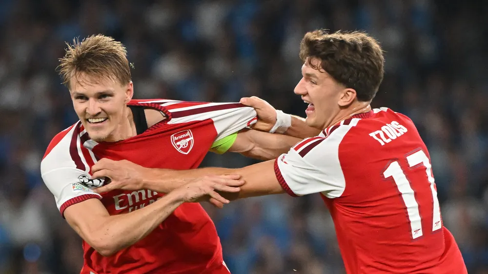 Odegaard trong trận thắng Napoli (Ảnh: THX)