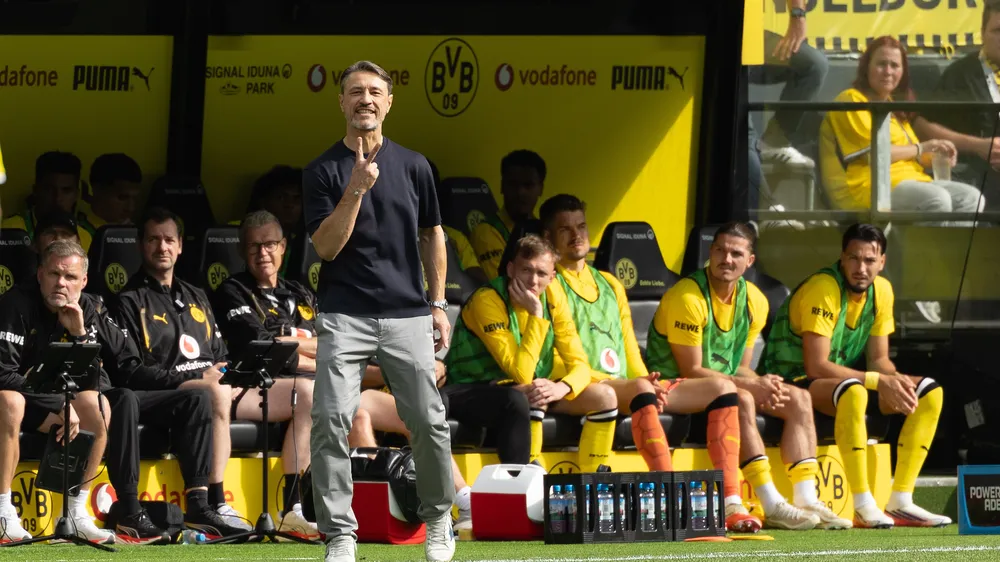 HLV Niko Kovac chỉ đạo trận Dortmund thắng SC Paderborn (Ảnh: THX)