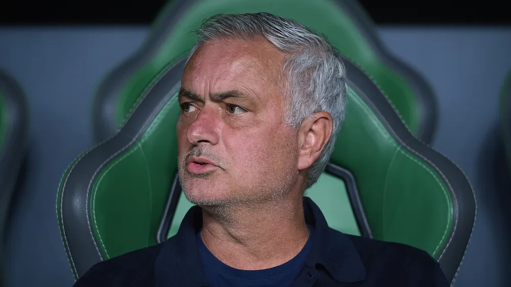Mourinho trong trận đấu với Elche (Ảnh: THX)