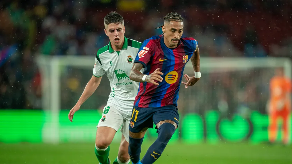 Raphinha vừa lập hat-trick cho Barcelona (Ảnh: THX)