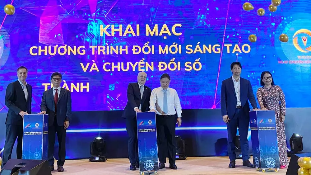 Nghi thức khai mạc Chương trình đổi mới sáng tạo và chuyển đổi số TPHCM năm 2022