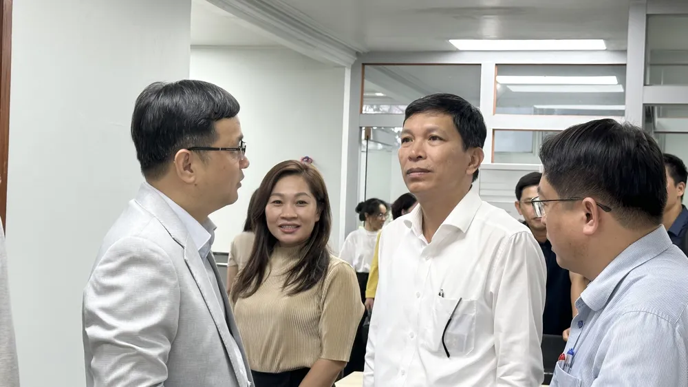 Đại diện Sở KH-CN TPHCM tham quan Trung tâm đào tạo HCA