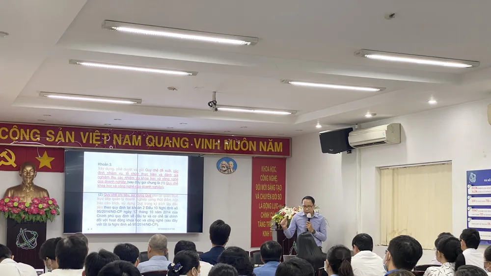 Nhiều doanh nghiệp thực hiện việc chuyển đổi số thành công cũng đến chia sẻ kinh nghiệm