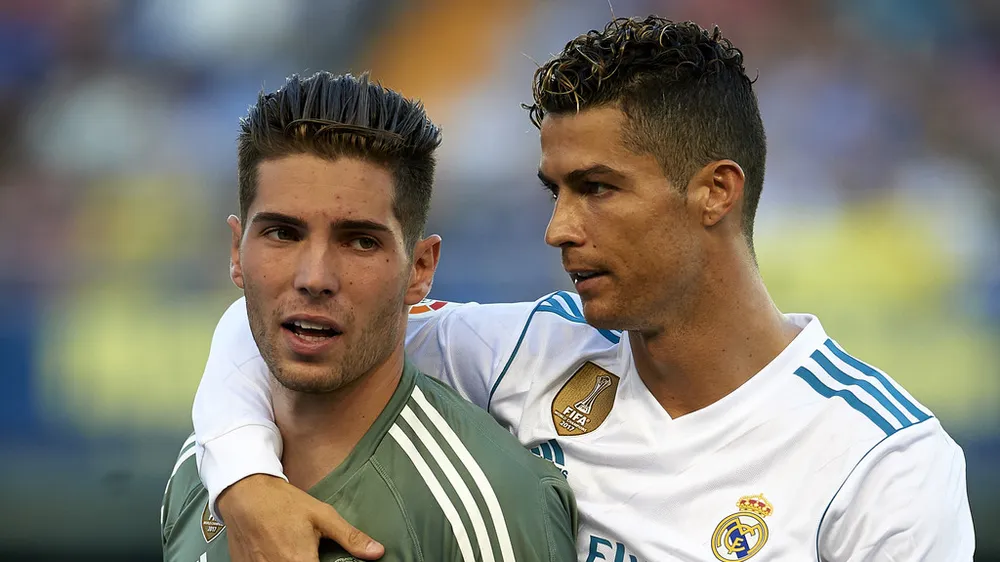 Cristiano Ronaldo và con trai Zidane trong ngày ra mắt 