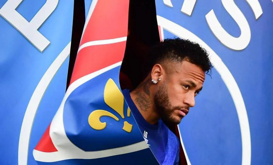 Neymar tính chuyện gia hạn hợp đồng với PSG