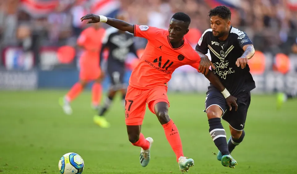 UEFA yếu cầu kết thúc giải ngày 30-6. Ligue 1 sẵn sàng vượt rào