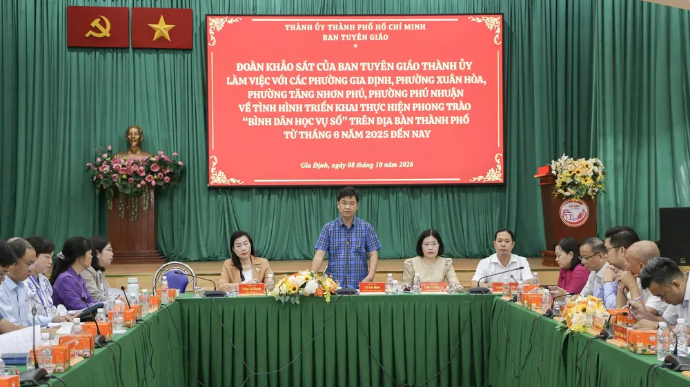  Đồng chí Lê Văn Minh, Thành ủy viên, Phó trưởng Ban thường trực, Ban Tuyên giáo Thành ủy TPHCM, chủ trì buổi làm việc