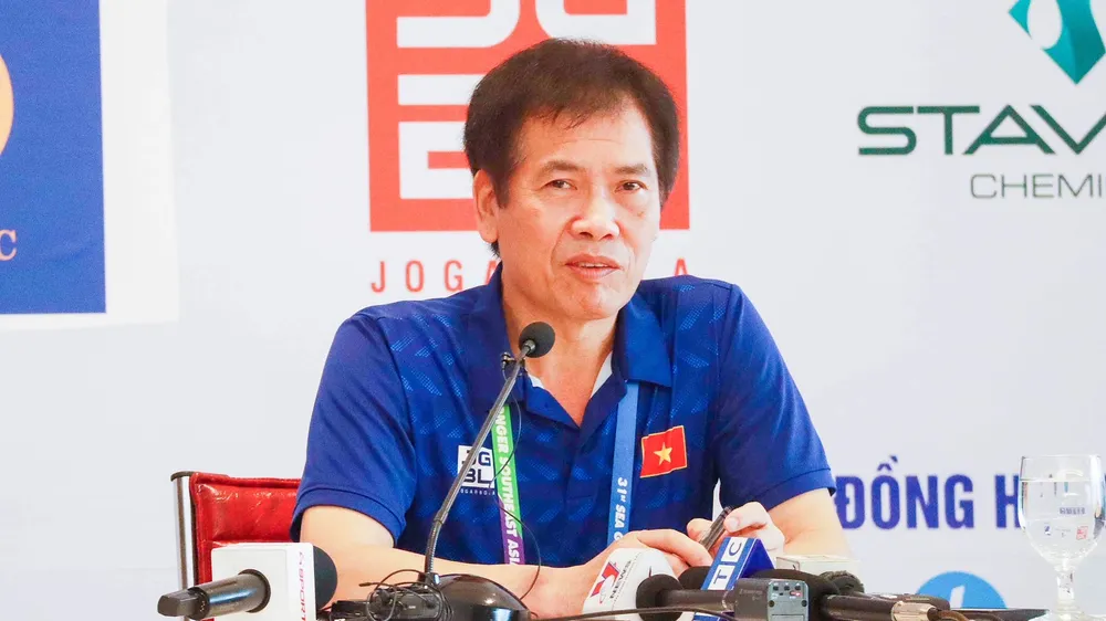 Trưởng Đoàn thể thao Việt Nam tại SEA Games 31 - ông Trần Đức Phấn đã họp báo kết thúc Đại hội. Ảnh: LƯỢNG LƯỢNG