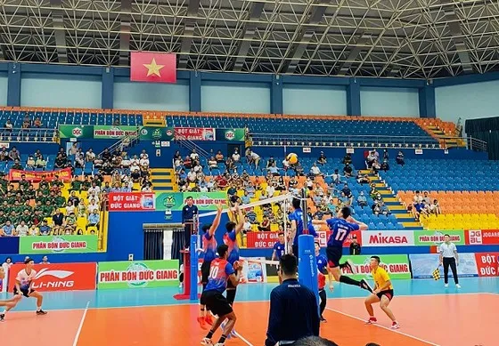 Tìm thể thức thi đấu mới cũng là để giải bóng chuyền vô địch quốc gia không có các khán đài trống khán giả ở những năm tiếp theo. Ảnh: MINH CHIẾN
