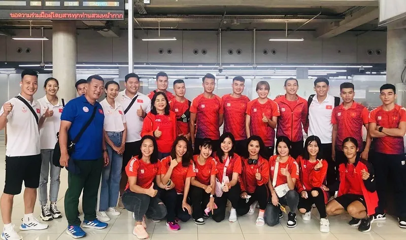 VĐV đội tuyển điền kinh Việt Nam có mặt tại Thái Lan thực hiện đợt tập huấn. Ảnh: ĐK