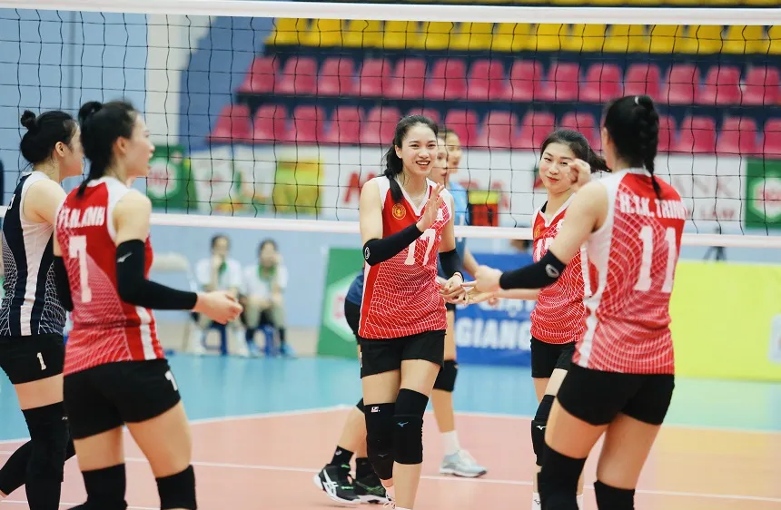 Đội nữ Bộ tư lệnh Thông tin là một trong những đại diện đã có suất dự cúp Hùng Vương 2023 sau vòng 1 giải vô địch quốc gia vừa qua. Ảnh: T.THẢO