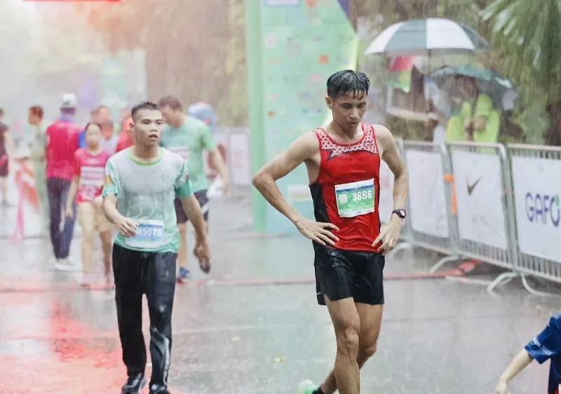 Nguyễn Văn Lai đã về nhất nội dung 21km nam tại giải. Ảnh: BTC