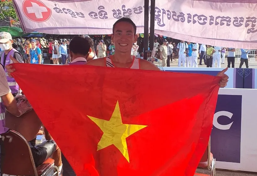 Phạm Tiến Sản đã có giải đấu thành công ở SEA Games 32 và làm nên lịch sử cho đội tuyển ba môn phối hợp Việt Nam. Ảnh: THU PHƯƠNG
