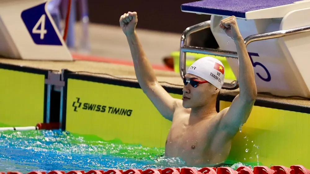 Thanh Bảo đã có tấm HCV cá nhân 100m ếch nam đồng thời phá kỷ lục SEA Games tại kỳ SEA Games 32. Ảnh: DŨNG PHƯƠNG