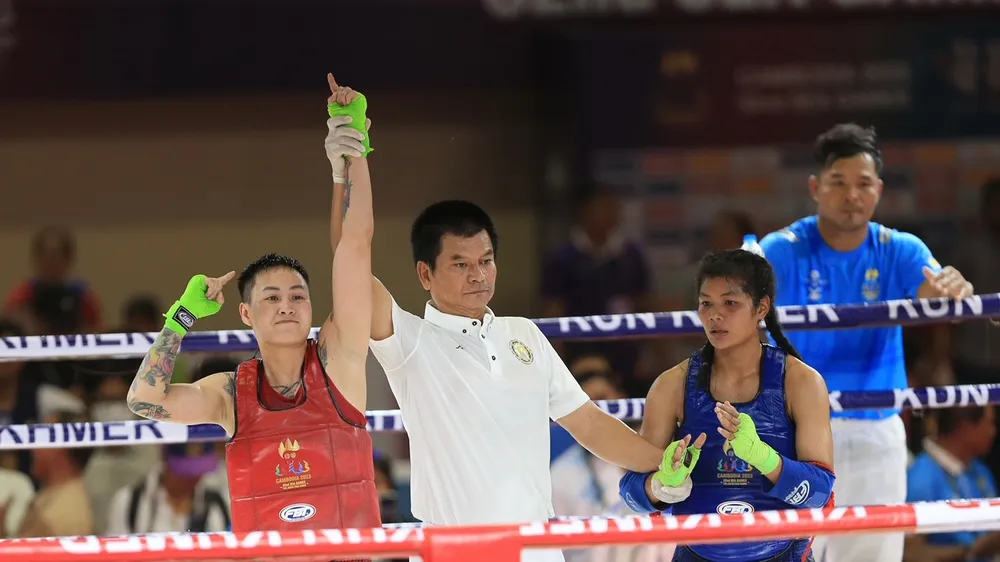 Bùi Yến Ly có tấm HCV môn muay tại hang 57kg nữ ở SEA Games 32. Ảnh: DŨNG PHƯƠNG