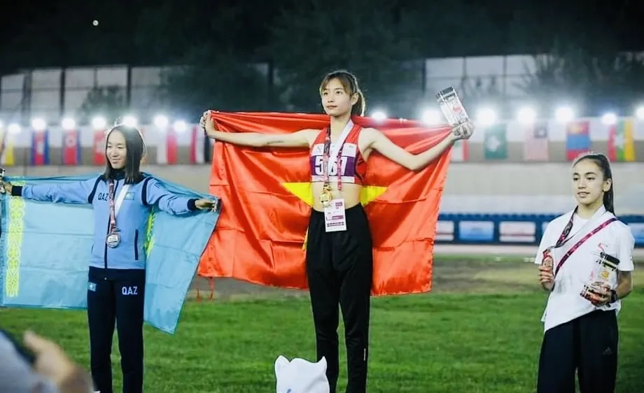 Gương mặt nhiều triển vọng Nguyễn Khánh Linh (Hà Nam) sẽ thi đấu vô địch trẻ quốc gia năm nay. Cô từng giành HCV tại giải trẻ U18 châu Á 2023. Ảnh: AAA