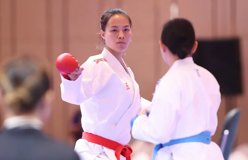 Đinh Thị Hương giành huy chương đầu tiên cho karate Việt Nam tại ASIAD 19. Ảnh: LƯỢNG LƯỢNG