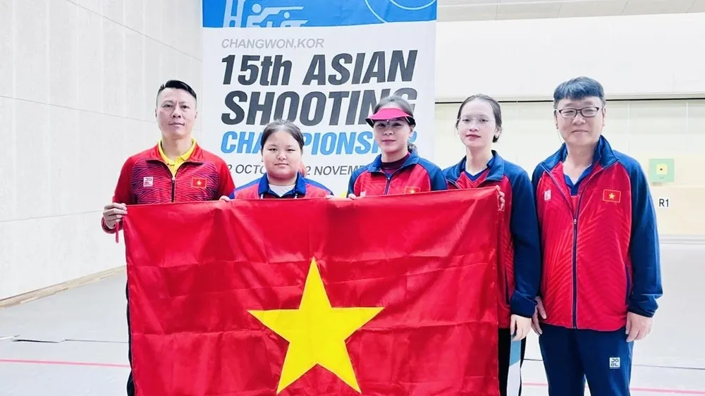 Chuyên gia Park Hang-seo (ngoài cùng bên phải) đang là một trong những chuyên gia Hàn Quốc đồng hành cùng thể thao Việt Nam lúc này. Ảnh: ĐOÀN TTVN