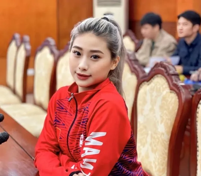 Đại diện phụ huynh của các VĐV đội TDDC nữ Việt Nam đã làm việc cùng đại diện Cục TDTT. Ảnh: LƯỢNG LƯỢNG