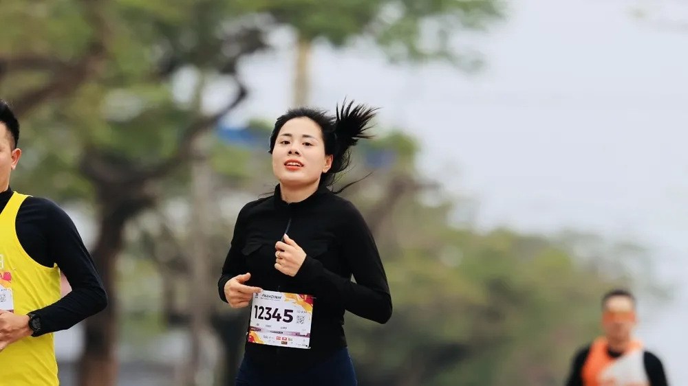 Nguyễn Thị Huyền đã thi đấu giải bán marathon Nam Định 2024. Ảnh: BTC