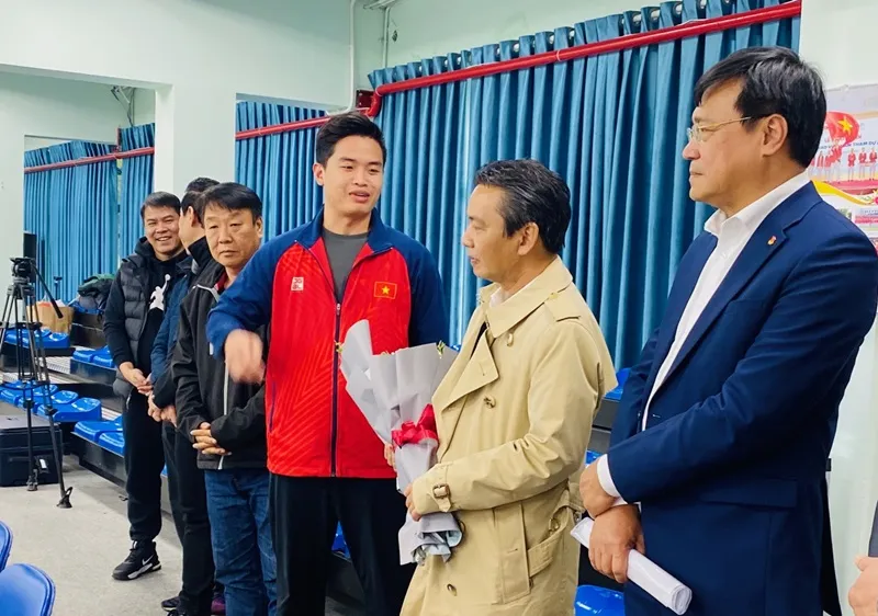 Xạ thủ Phạm Quang Huy được lãnh đạo Bộ VH-TT-DL và Cục TDTT đánh giá cao về chuyên môn khi đã giành HCV ASIAD 19. Ảnh: MINH MINH