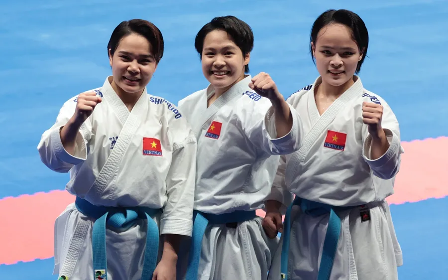 Võ sỹ karate Việt Nam giành HCV tại ASIAD 19. Ảnh: ĐOÀN TTVN