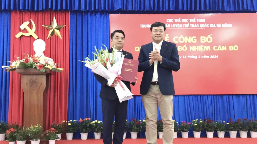 Ông Phạm Hoàng Tùng được nhận nhiệm vụ Giám đốc Trung tâm HLTTQG Đà Nẵng. Ảnh: CỤC TDTT