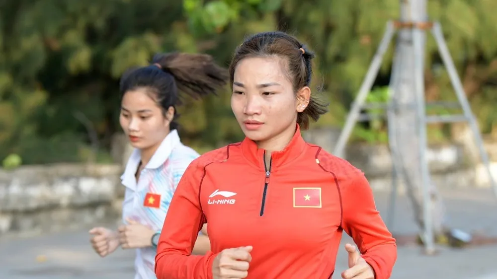 Nguyễn Thị Oanh đang tập luyện tại Phú Yên chuẩn bị cho giải đấu. Ảnh: NHƯ Ý