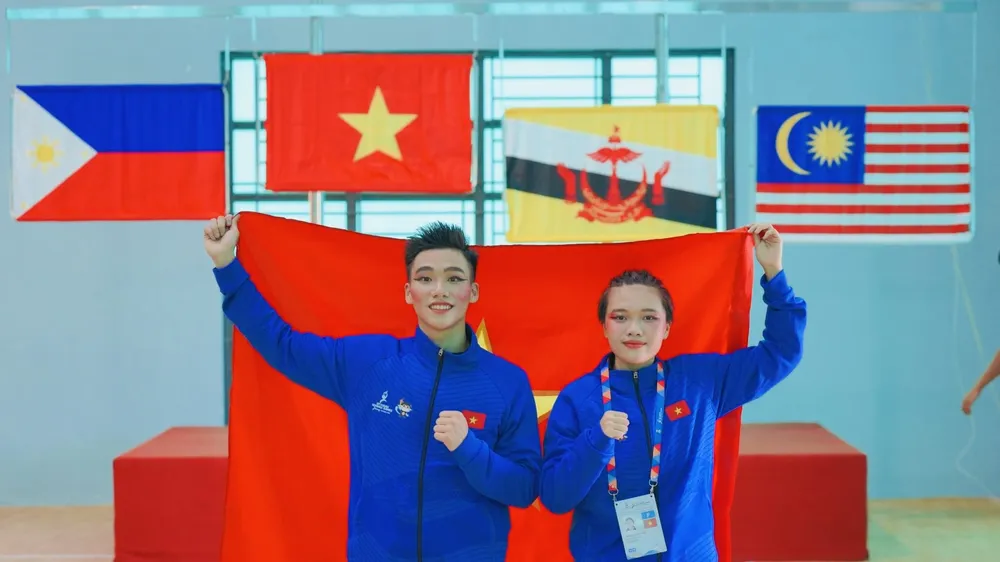 Hai tuyển thủ pencak silat của thể thao học sinh Việt Nam giành các tấm HCV đầu tiên ở môn này tại ASG 2024. Ảnh: ASG2024