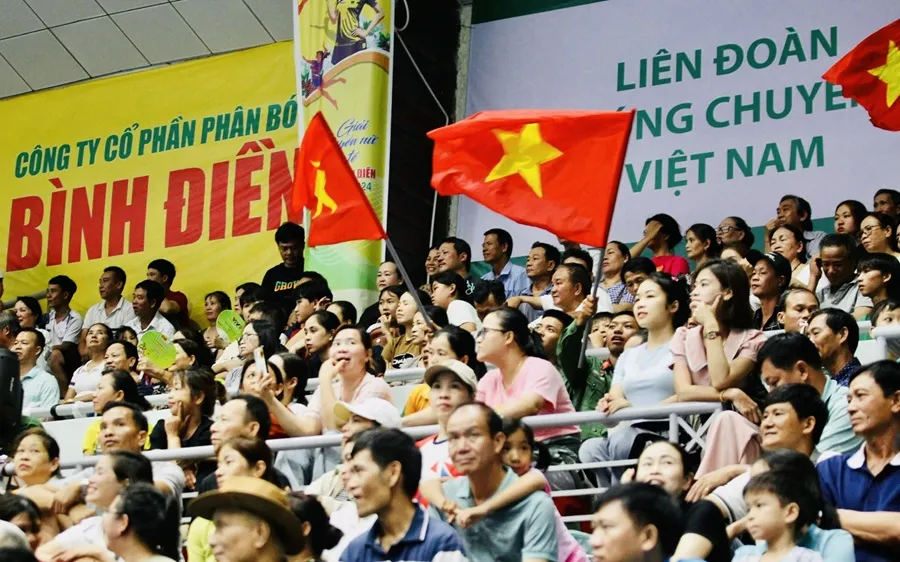 Các giải thể thao quốc tế tổ chức ở Việt Nam luôn thu hút đông khán giả cổ vũ. Ảnh: DŨNG PHƯƠNG