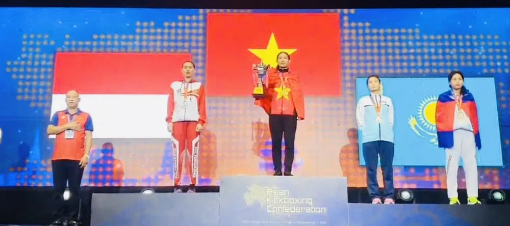 Tuyển thủ Việt Nam có chiến thắng trong những trận chung kết đầu tiên ở ngày 12-10. Ảnh: THỊNH VŨ