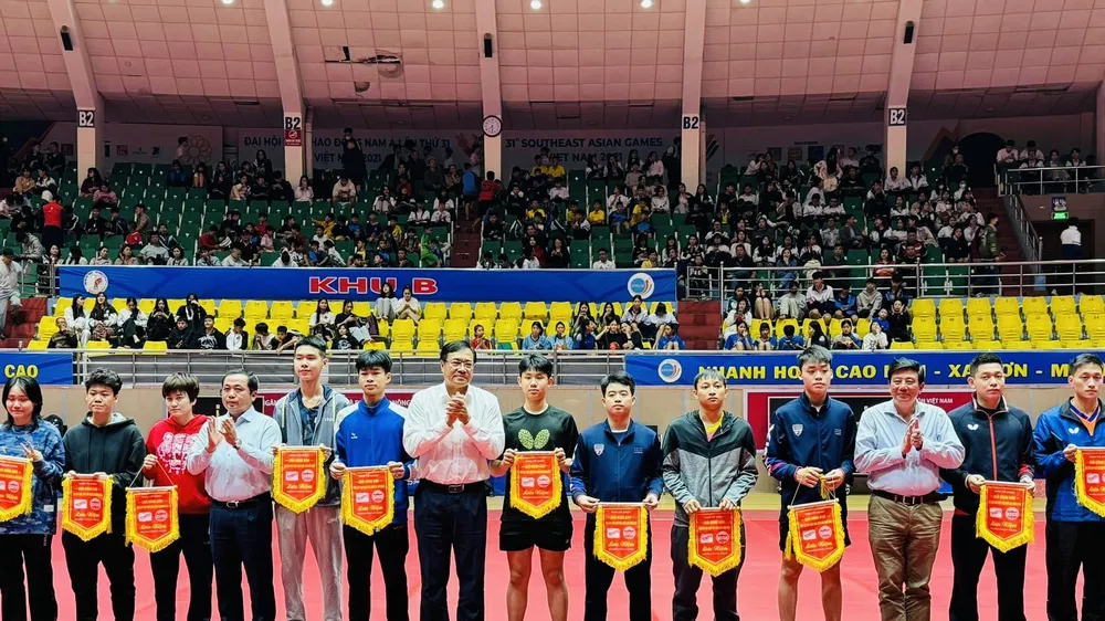 Lãnh đạo Cục TDTT đã chúc mừng các tay vợt dự giải lần này trong buổi khai mạc ở Hải Dương. Ảnh: VTTF